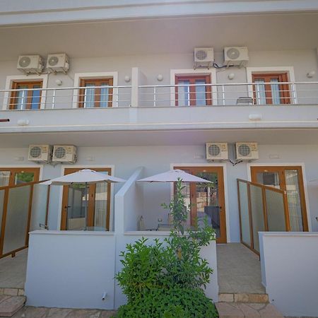 Guest House Moonlight Ksamil Esterno foto