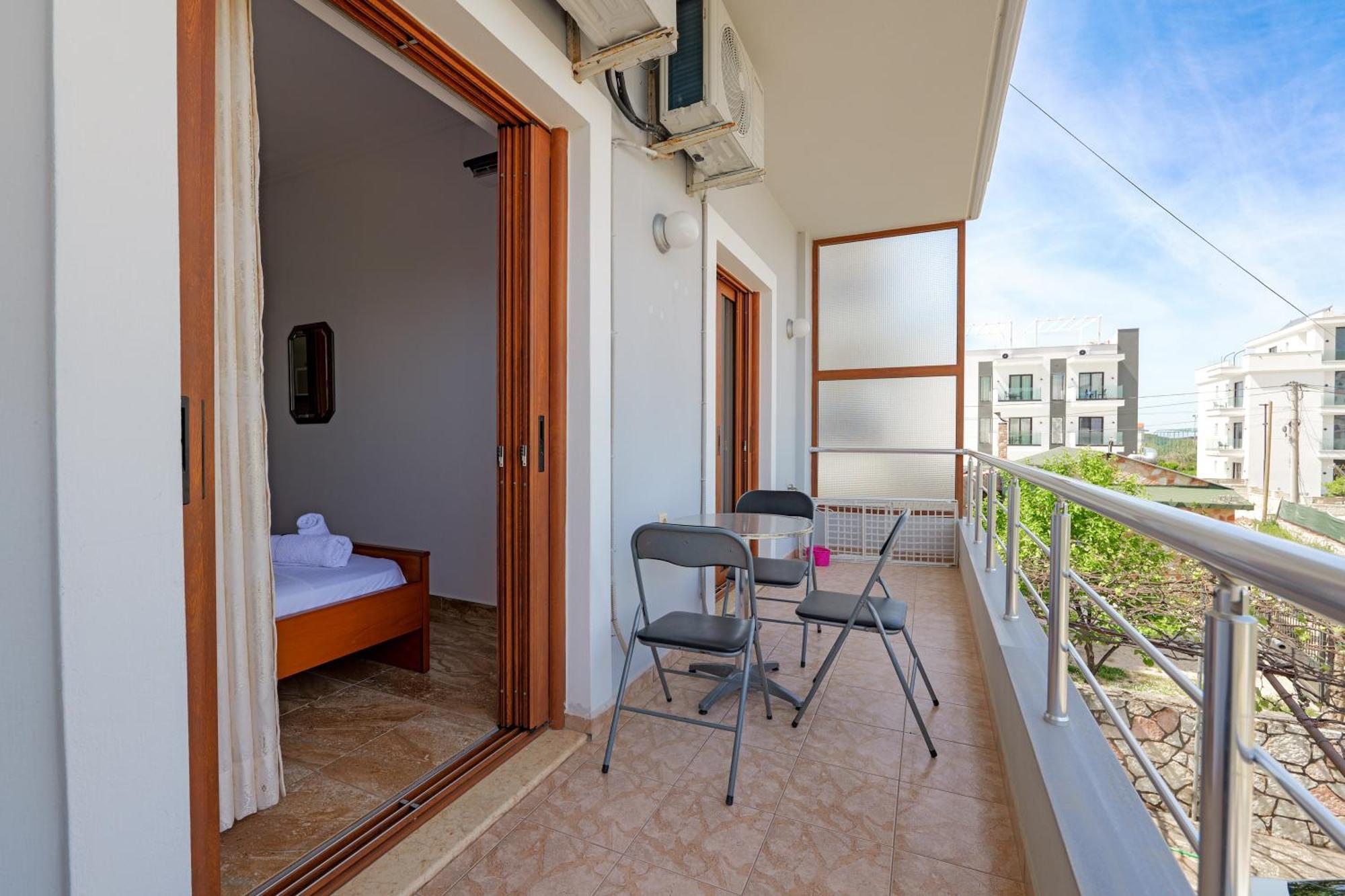 Guest House Moonlight Ksamil Esterno foto