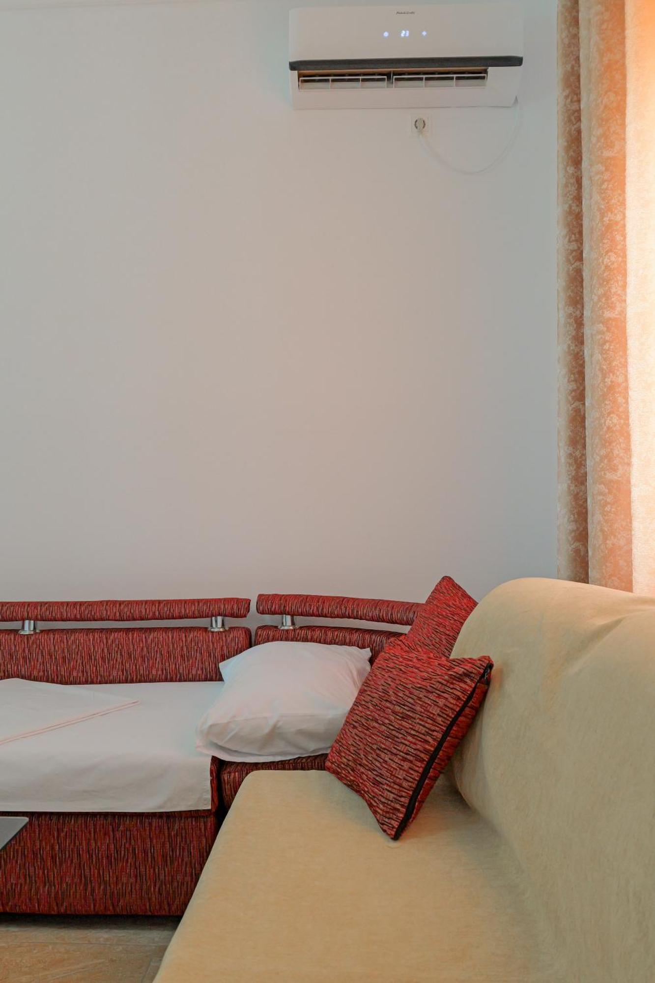 Guest House Moonlight Ksamil Esterno foto