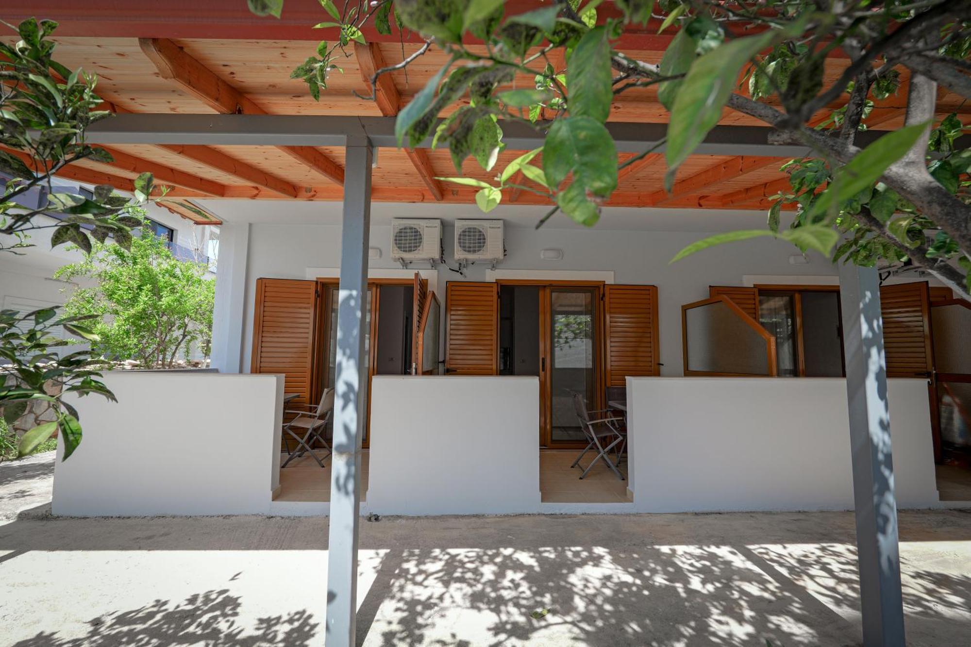 Guest House Moonlight Ksamil Esterno foto